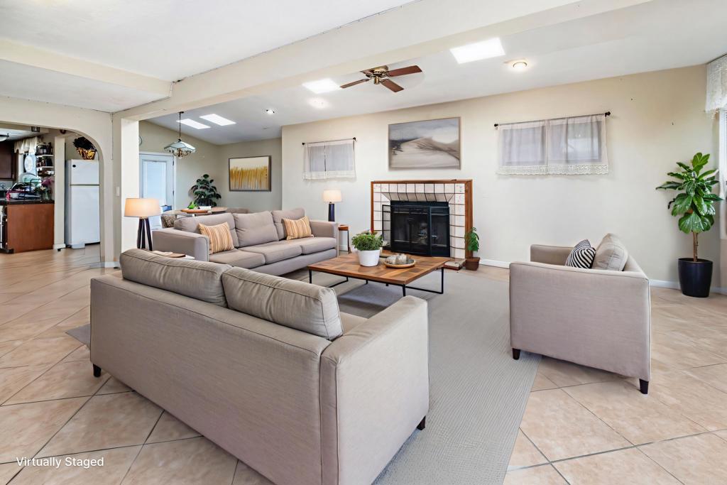 3329 Mandy Lane
