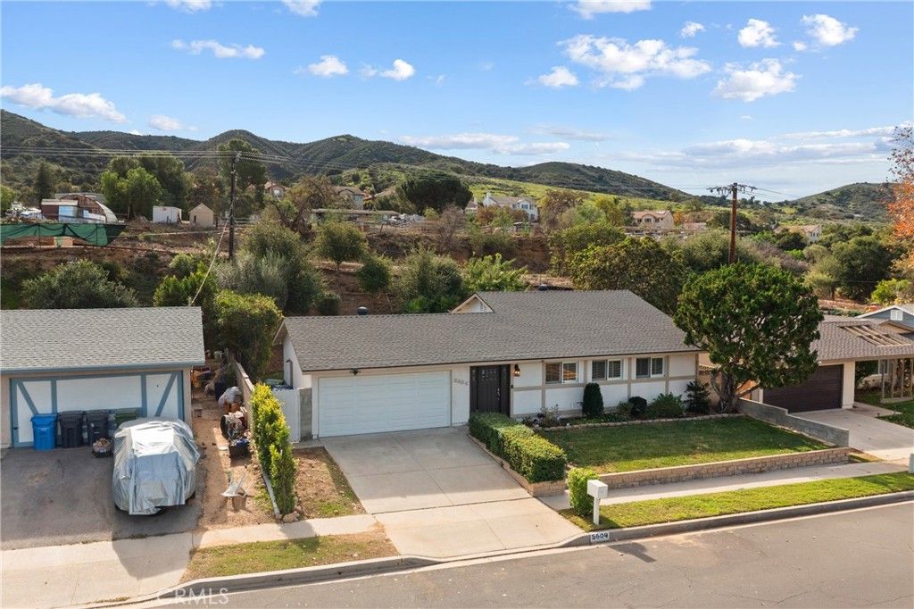 Photo of 5604 Katherine St, Simi Valley, CA 93063 (MLS # SR25279115)