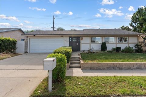 Photo of 5604 Katherine St, Simi Valley, CA 93063 (MLS # SR25279115)