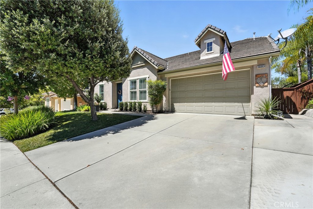Beautifully Renovated Single-Level Home with Spacious Kitchen, 4 Bedrooms & Tranquil Backyard Oasis
Tucked away in a quiet cul-de-sac, this beautifully updated single level home offers peace, privacy, and plenty of space. With 4 spacious bedrooms and a thoughtful layout, it’s ideal for families, professionals, or anyone looking for easy, comfortable living. The heart of the home is the fully renovated kitchen, featuring sleek finishes, modern appliances, and a huge center island perfect for entertaining, cooking, or casual dining. Step outside into your own tranquil backyard oasis—with no rear neighbors, you’ll enjoy exceptional privacy and serenity, perfect for relaxing evenings or hosting guests.
Located in a peaceful neighborhood with minimal traffic, this move-in ready gem offers a rare combination of space, style, and seclusion all on a single level. Don't miss your opportunity!
