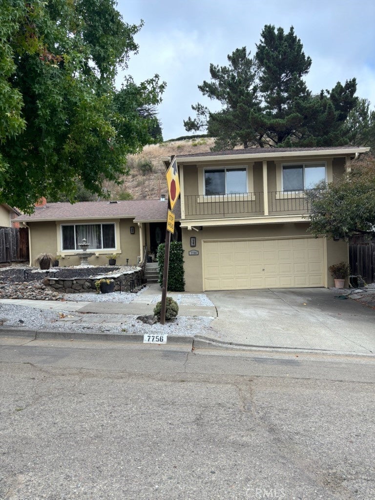 7756 Surrey LN