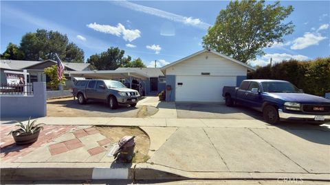 Photo of 10861 JAIME Ave, Lakeview Terrace, CA 91342 (MLS # SR26089789)