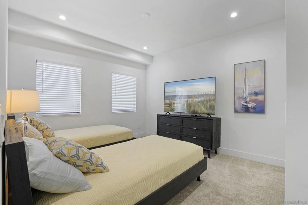 Ocean Beach - Residential Lease