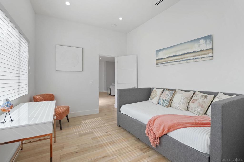 Ocean Beach - Residential Lease