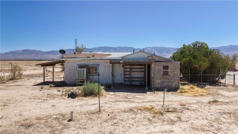 Photo of 12475 Midway Avenue, Lucerne Valley, CA 92356 (MLS # HD25177127) Photo of 12475 Midway Avenue, Lucerne Valley, CA 92356 (MLS # HD25177127)