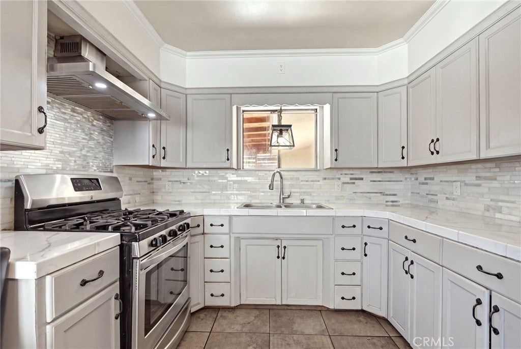 17651 Santa Ana