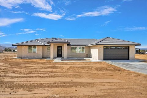 Photo of 23771 Pala Ln, Apple Valley, CA 92307 (MLS # IG26077893)