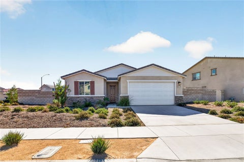 Photo of 4877 Goldfinch Street, Hemet, CA 92545 (MLS # SW26209253)