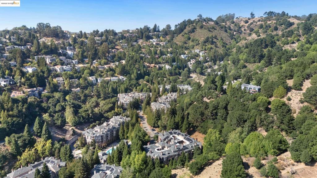 OAKLAND HILLS - Residential