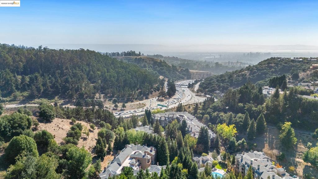 OAKLAND HILLS - Residential