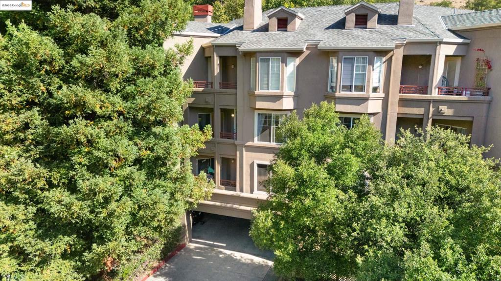 OAKLAND HILLS - Residential