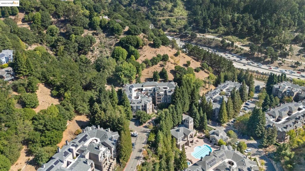 OAKLAND HILLS - Residential