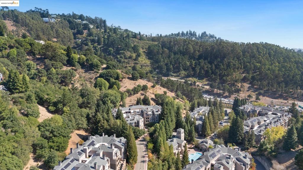 OAKLAND HILLS - Residential