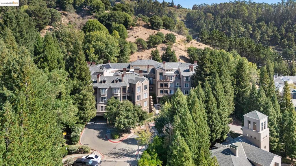 OAKLAND HILLS - Residential