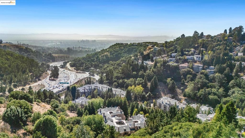OAKLAND HILLS - Residential