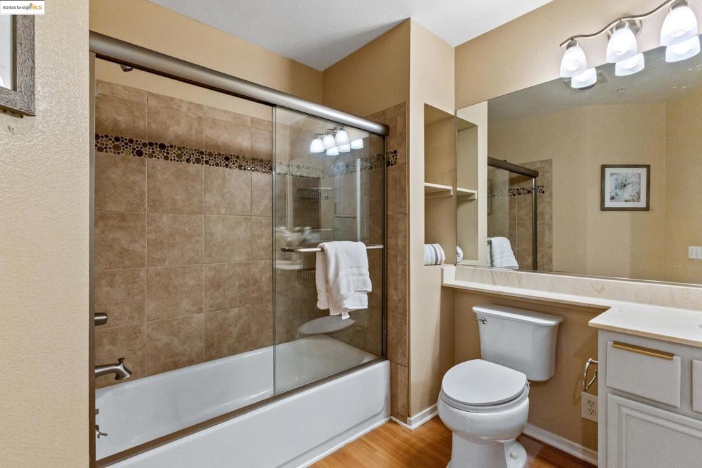 OAKLAND HILLS - Residential