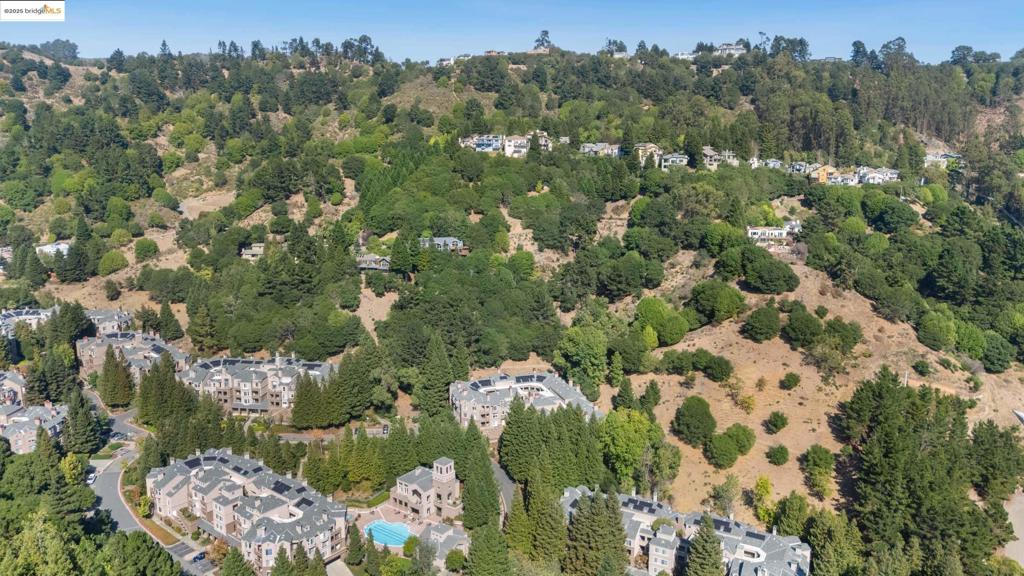 OAKLAND HILLS - Residential