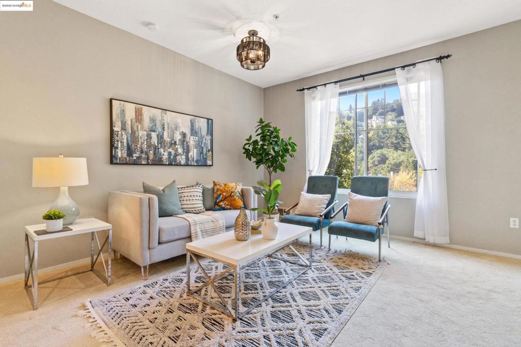 OAKLAND HILLS - Residential