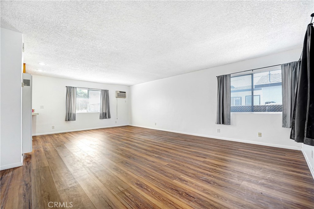 926 S Brannick