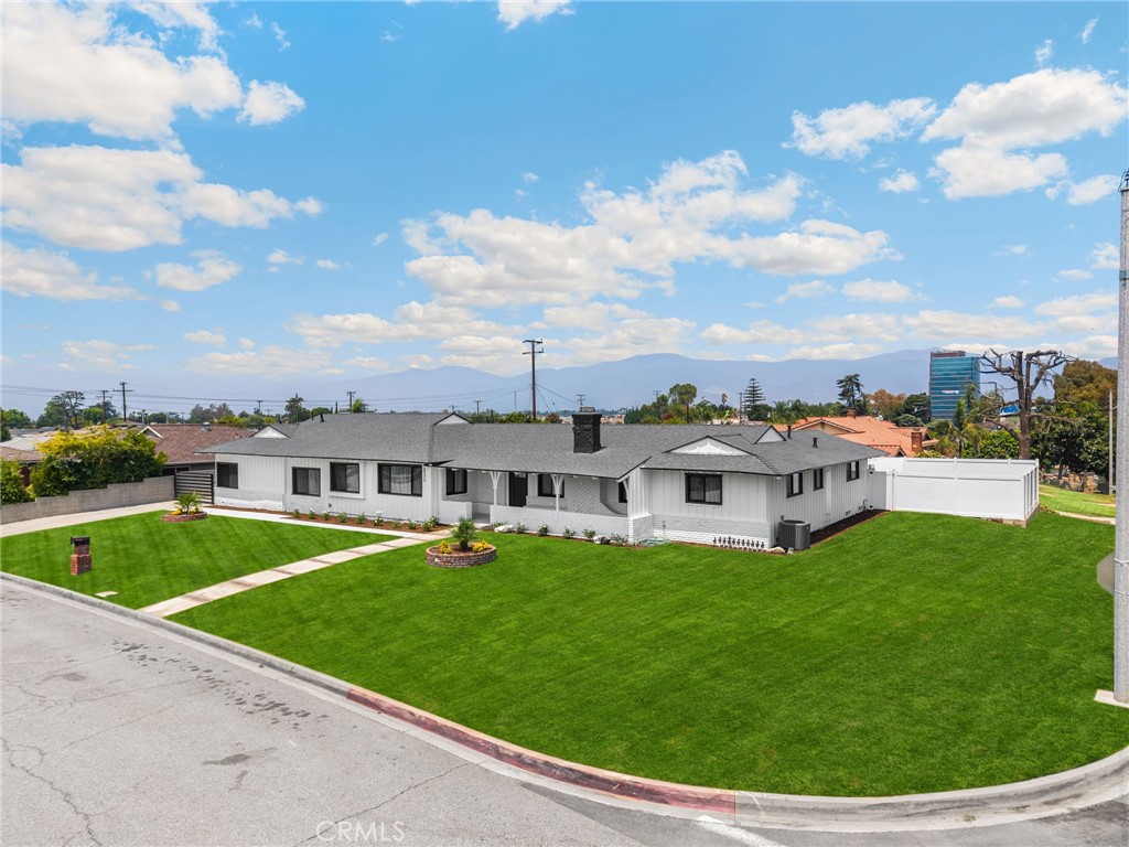3033 E Sunset Hill Drive