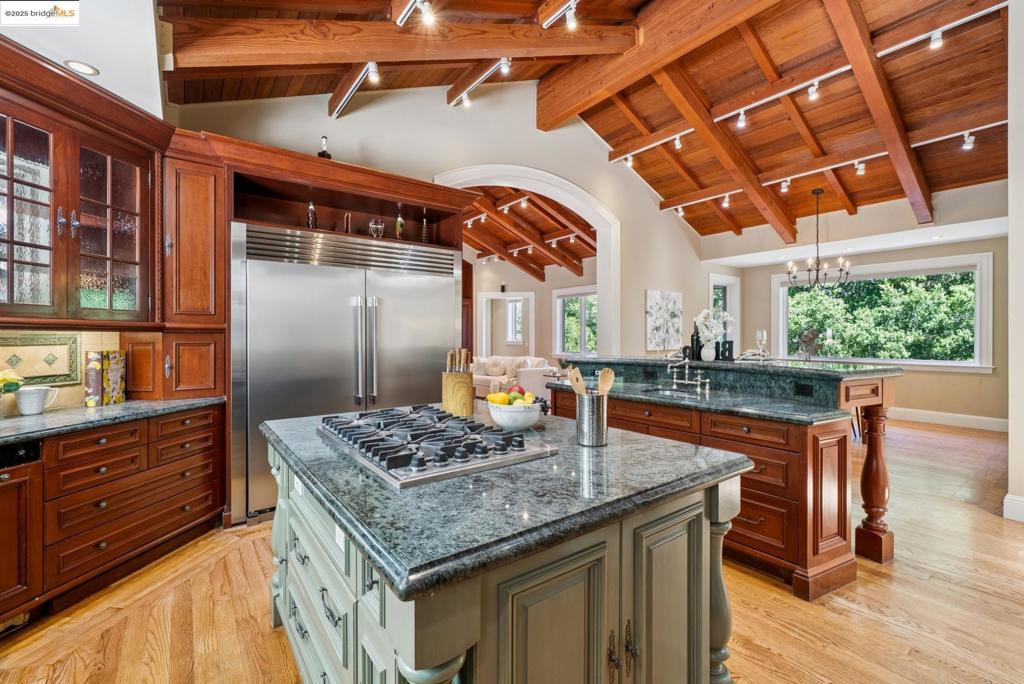 BURTON VALLEY - Residential