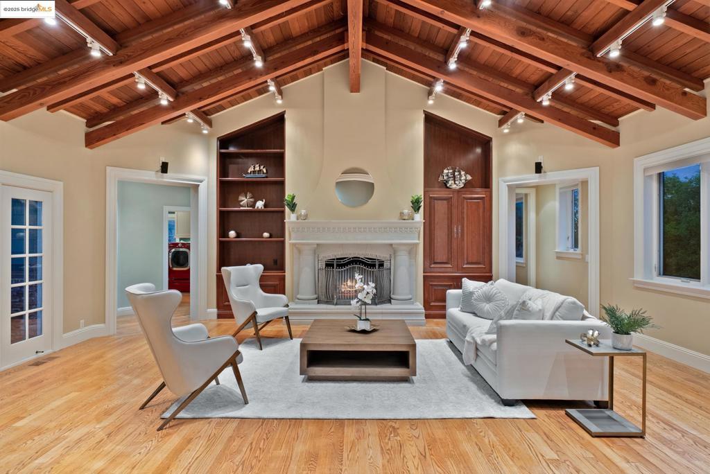 BURTON VALLEY - Residential