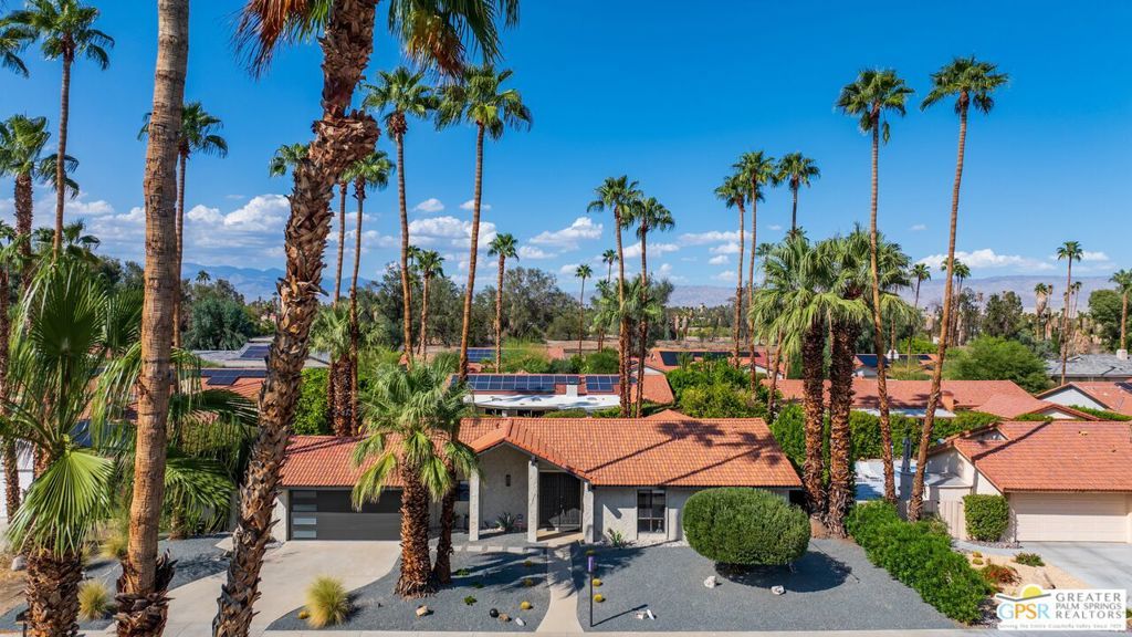 Photo of 2964 E Orella Circle, Palm Springs, CA 92264 (MLS # 25597397PS)