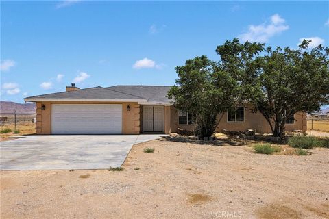 Photo of 32480 Wren RD, Lucerne Valley, CA 92356 (MLS # IV26133421)