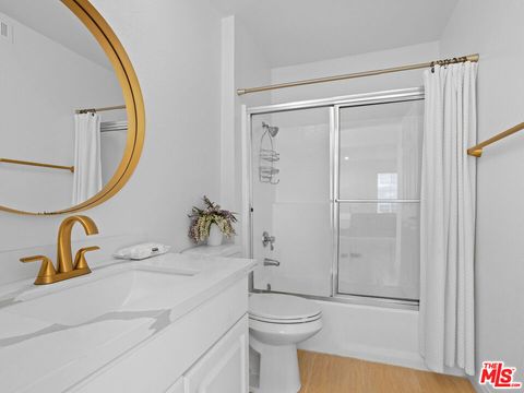 Tiny photo for 21520 Burbank Boulevard #112, Woodland Hills, CA 91367 (MLS # 26661309)