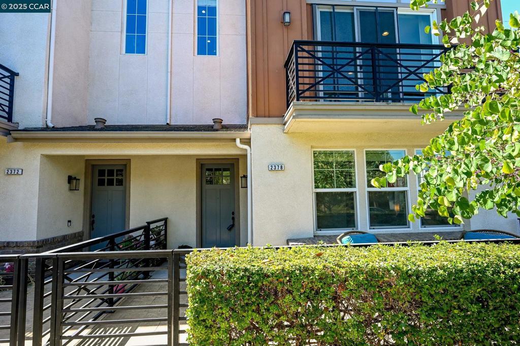 Properties 1 2378 Carbondale Way