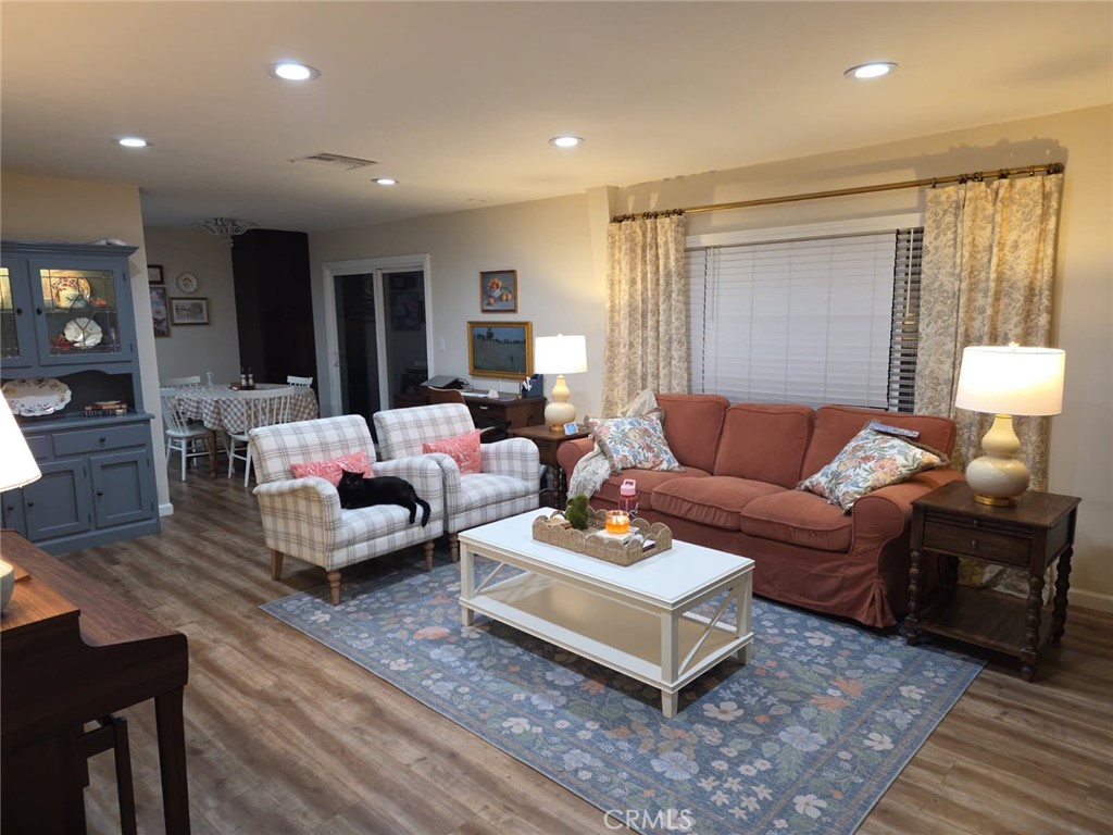 15500 Tustin Village 103