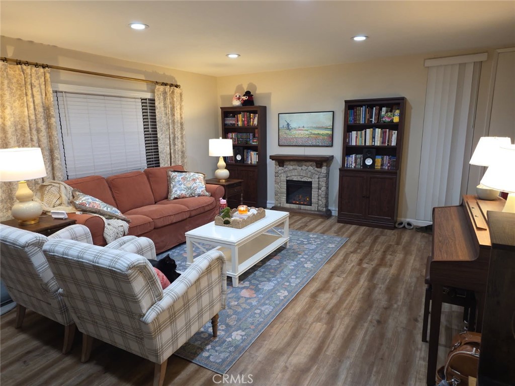 15500 Tustin Village 103