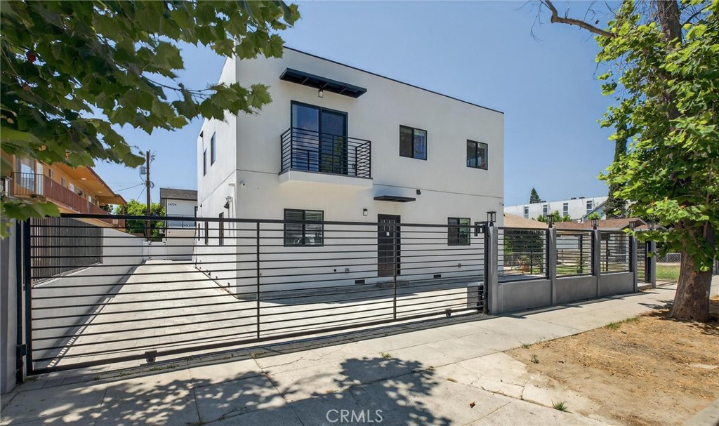 Beautifully remodeled upper unit with a total of four bedrooms and two and half baths, located in a great area of Van Nuys. This unit is set up as two separate units with one main entrance, perfect for extended family, roommates or older children. The larger unit is a full three bedroom, two baths, with one primary bedroom with private bath and two additional bedrooms. The smaller unit is a studio with a kitchenette and half bath. Both units feature wood floors throughout, heating and air conditioning, new appliances included, private washer and dryer in the larger unit, double pane windows for comfort and quiet and one assigned parking space.