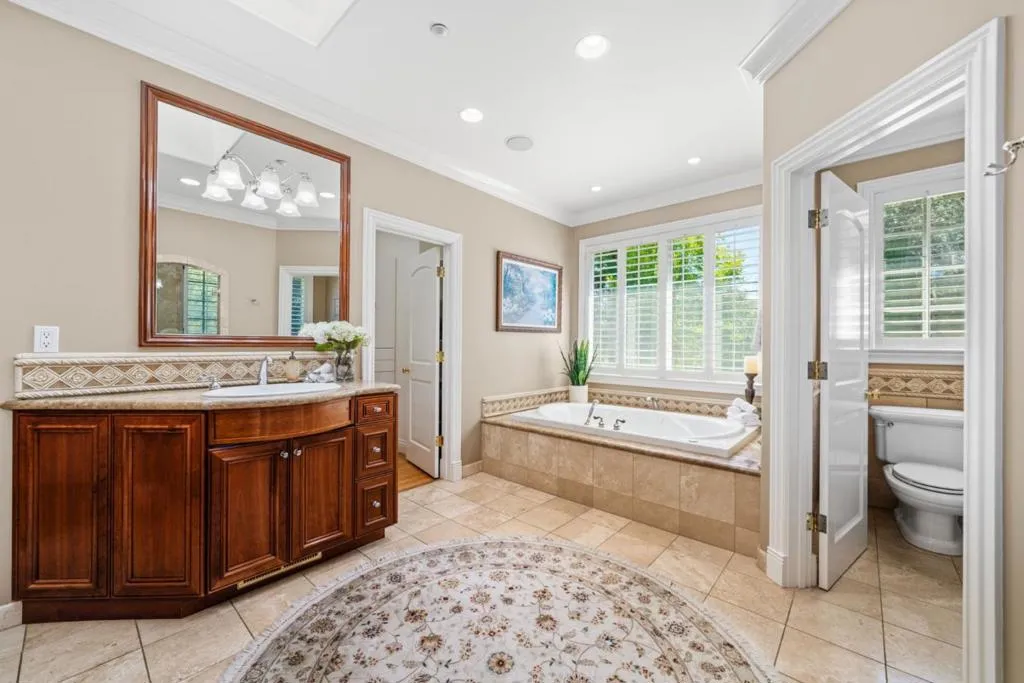 Gilroy, California 95020, United States, 4 Bedrooms Bedrooms, ,4 BathroomsBathrooms,Residential,Active,150613