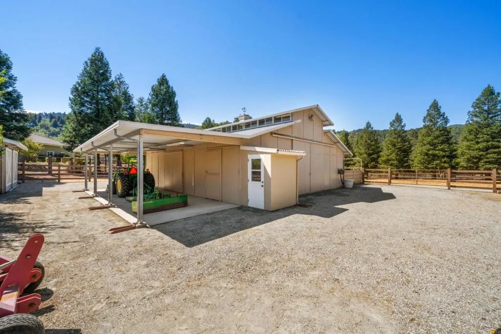 Gilroy, California 95020, United States, 4 Bedrooms Bedrooms, ,4 BathroomsBathrooms,Residential,Active,150613