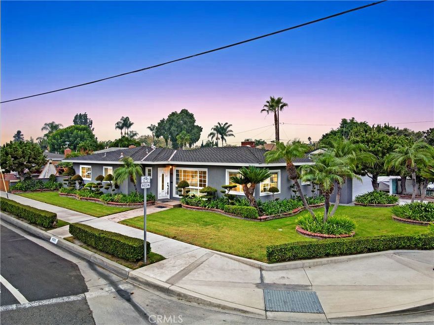 All remodeled 4 bedrooms, 4 bath home in North Downey! Fully remodeled kitchen with new counters, cabinets and stainless steel appliances. Three of the bedrooms have their own en-suite bathroom — all 4 bathrooms are tastefully remodeled. The home has a large living room with fireplace amd spacious dining area in the kitchen. Other features include newer windows, central air and heat, ceiling fans and recessed lighting. The backyard has a covered patio and built in barbecue. Located walking distance to Gallatin Elementary and near the 5 & 605 freeways.