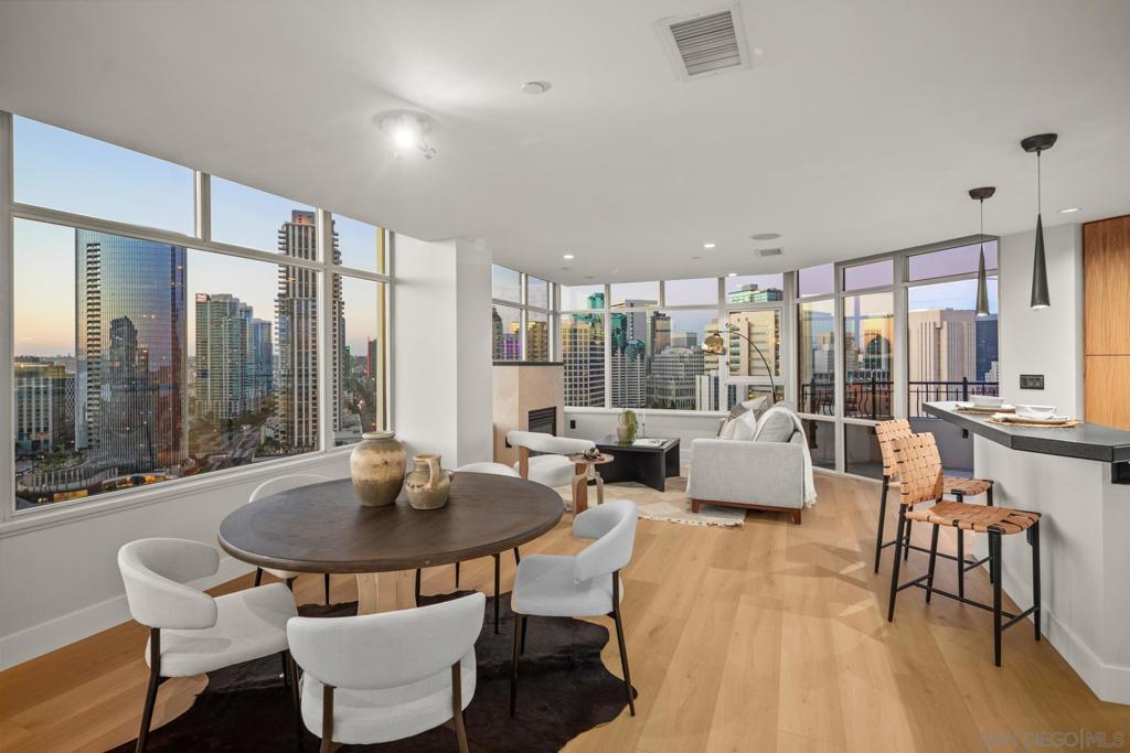 700 W Harbor 2101