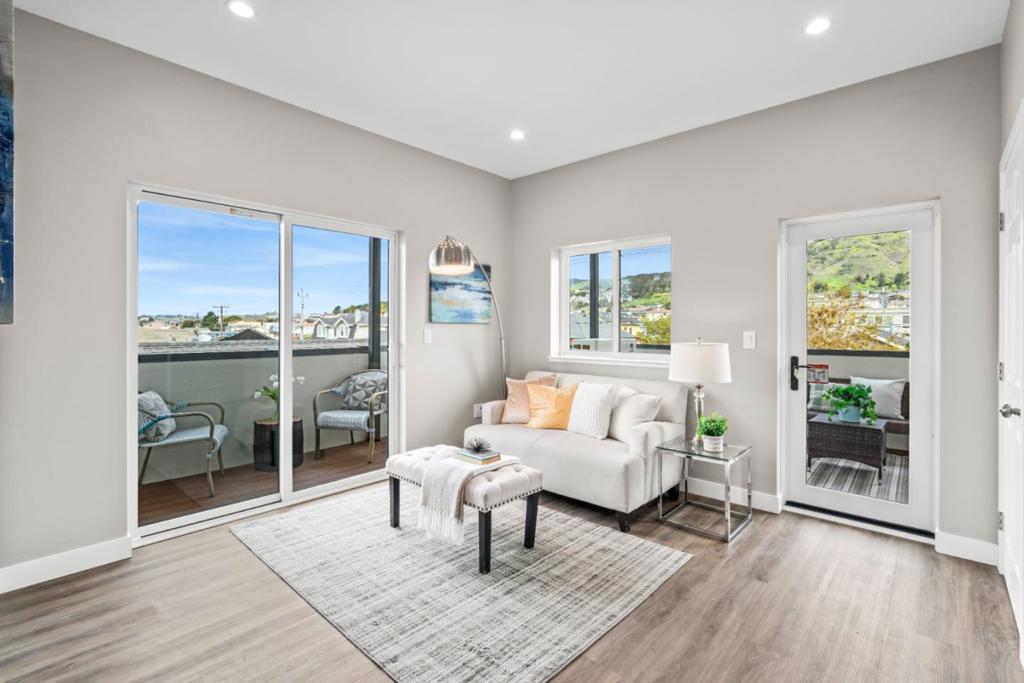 645 Baden Avenue 4