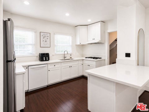 Photo of 2421 3rd Avenue, Los Angeles, CA 90018 (MLS # 26874279)