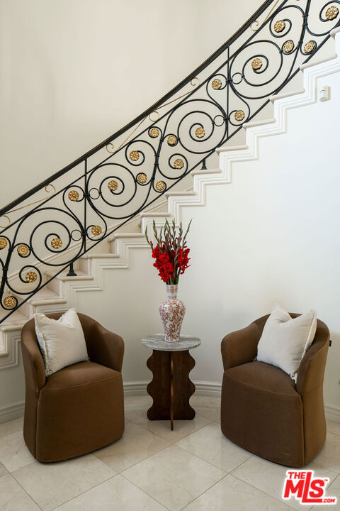 166 N Mccadden Place