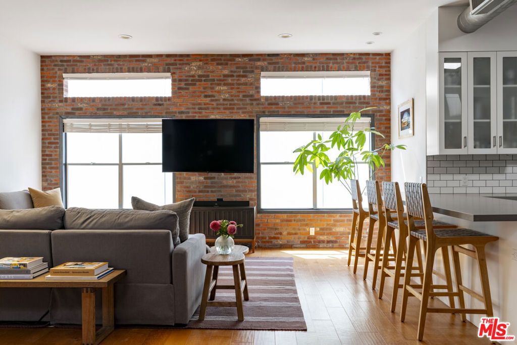 Photo of 612 Flower Avenue #C, Venice, CA 90291 (MLS # 25591379)