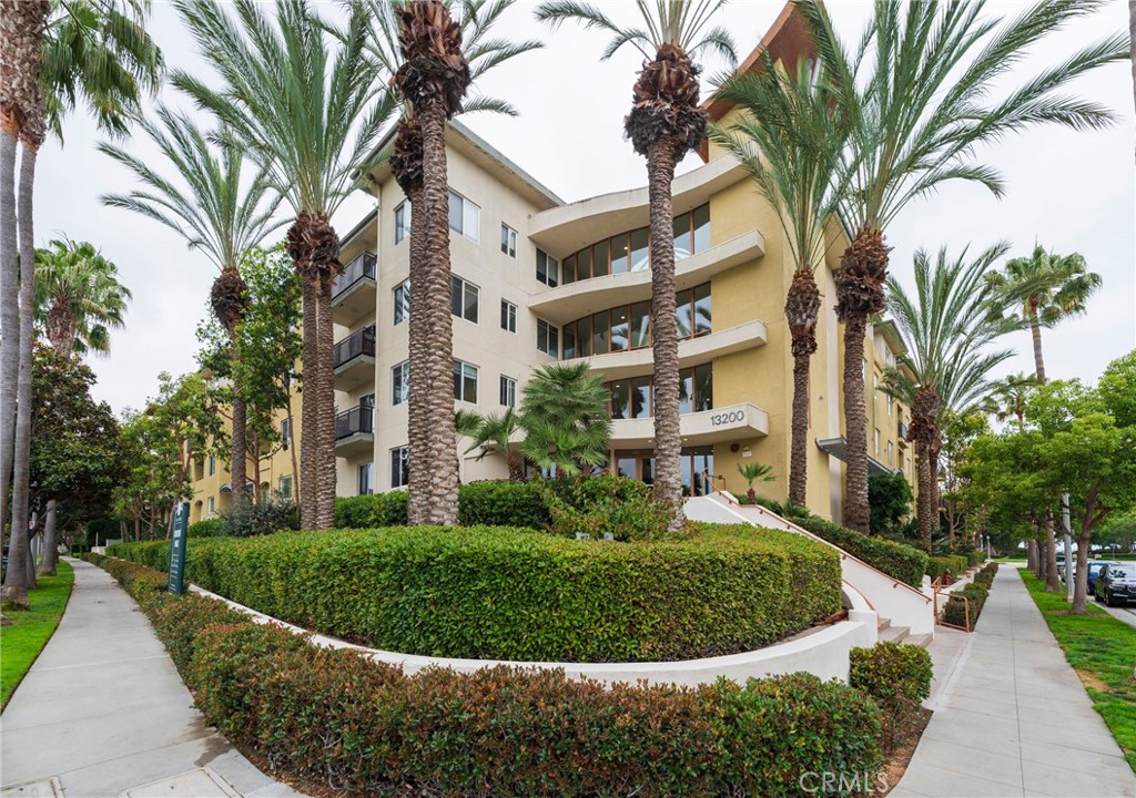 Welcome to Crescent Walk – Live the Playa Vista Lifestyle at an Unbeatable Value.
Situated in the heart of highly desirable Playa Vista - just moments from premier shopping, dining, nightlife, theaters, parks, and LMU - this contemporary 1-bedroom, 1-bathroom residence blends comfort, convenience, and vibrant Westside living.
Step inside Unit #217 to find a thoughtfully designed layout featuring a newer central A/C system, upgraded kitchen breakfast bar, newer carpet, in-unit laundry, and a private balcony perfect for relaxing or entertaining. Additional highlights include two secure, gated parking spaces for added peace of mind.
As a resident of Crescent Walk, enjoy resort-style amenities including a well-equipped fitness center, lushly landscaped courtyard, banquet and meeting rooms, and access to Playa Vista’s exclusive CenterPointe Club and The Resort - featuring sparkling pools, hot tubs, state-of-the-art gyms, and frequent community events.
You’ll love being minutes from Runway, Playa Vista’s Whole Foods, Cinemark theater, farmers market, and LA’s top beaches, including Venice, Santa Monica, and Manhattan Beach. Plus, LAX is just a short drive away.
Whether you're a first-time buyer, student, or working professional, Unit #217 offers an ideal home base in one of LA’s most dynamic neighborhoods - a rare opportunity at an exceptional value.
Seller will consider a 12-month lease at $3k/month. The unit can be furnished or unfurnished.
Discover your Playa Vista lifestyle today!