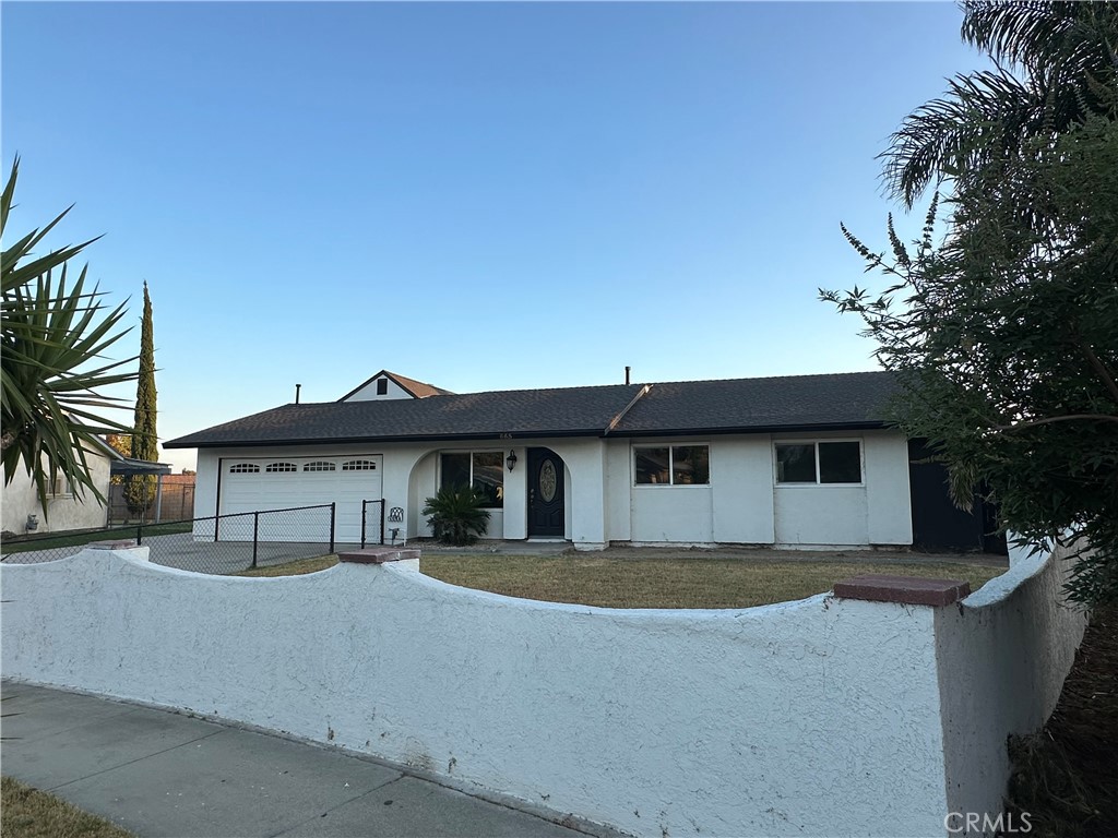665 W Winchester Drive