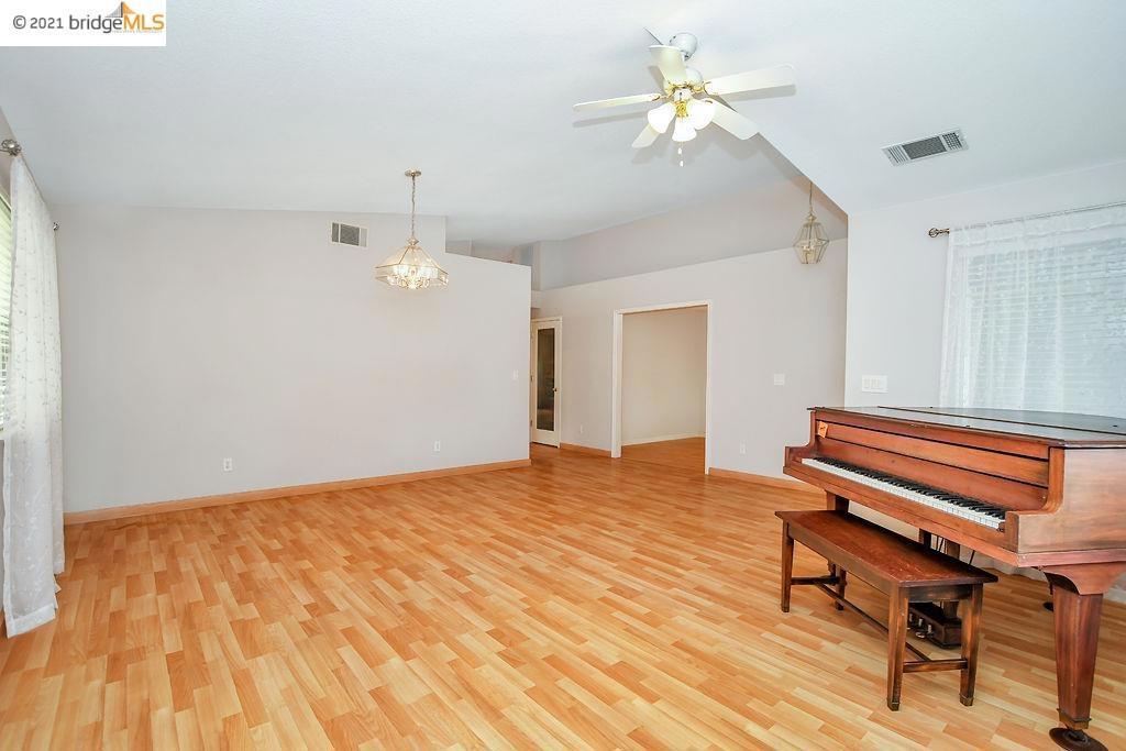 OAKLEY - Residential