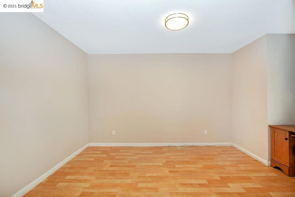 OAKLEY - Residential