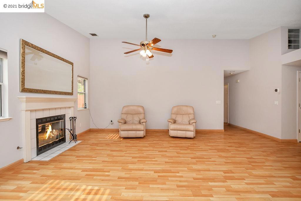 OAKLEY - Residential