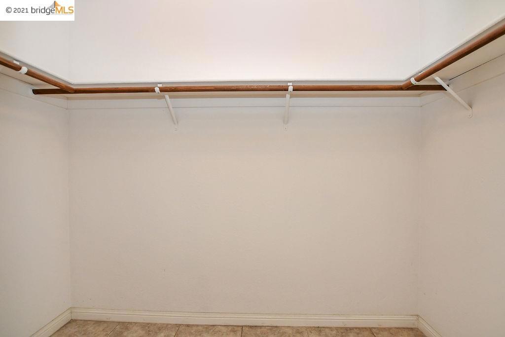 OAKLEY - Residential