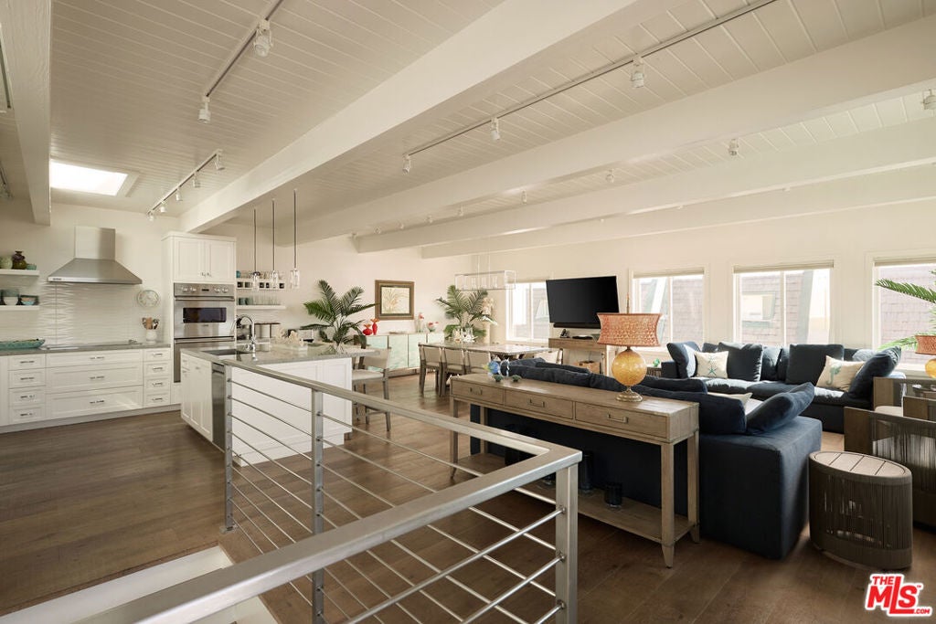 11770 Pacific Coast Highway U
