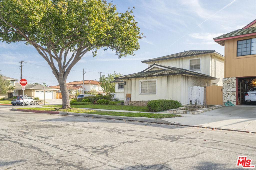 23205 Juniper Avenue