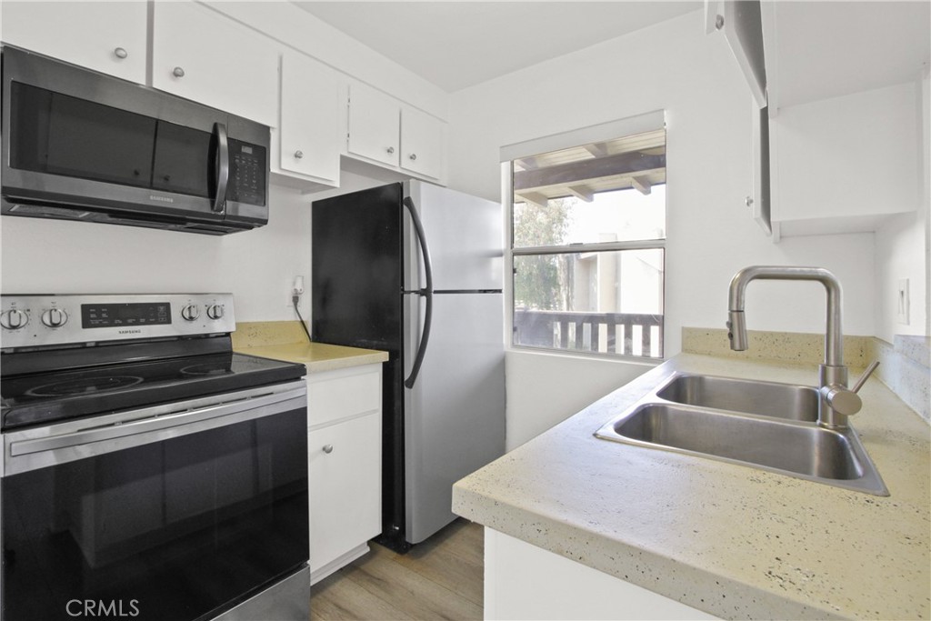 1345 Cabrillo Park Drive J08